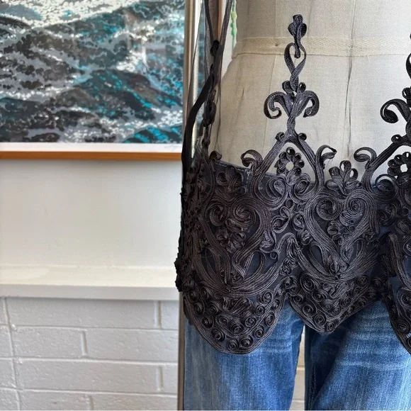 Elegant Black Lace Women Top - Picture 3 of 5